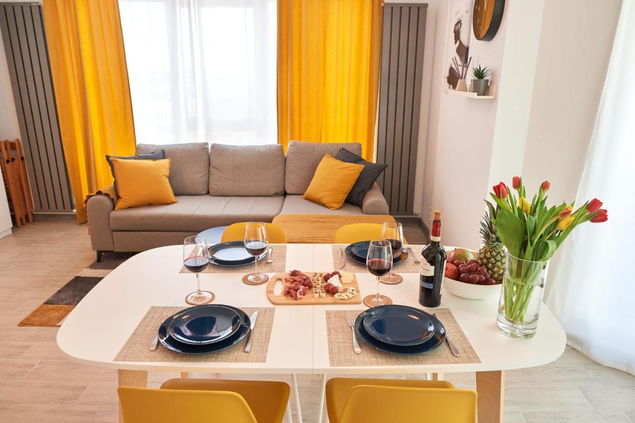 Fineloft Sea View Apartment-Spa N Pools Beach Resort Năvodari 외부 사진
