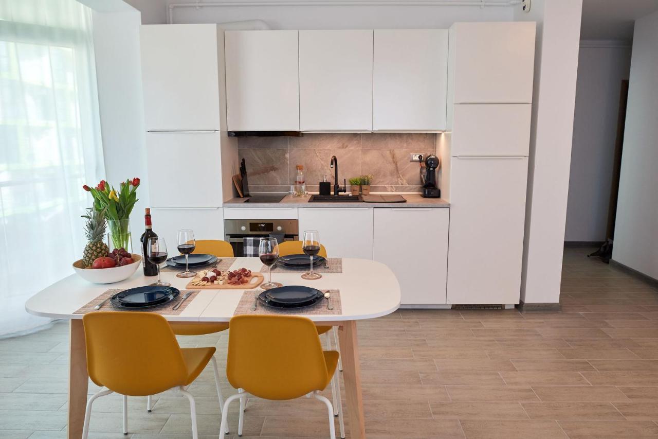 Fineloft Sea View Apartment-Spa N Pools Beach Resort Năvodari 외부 사진