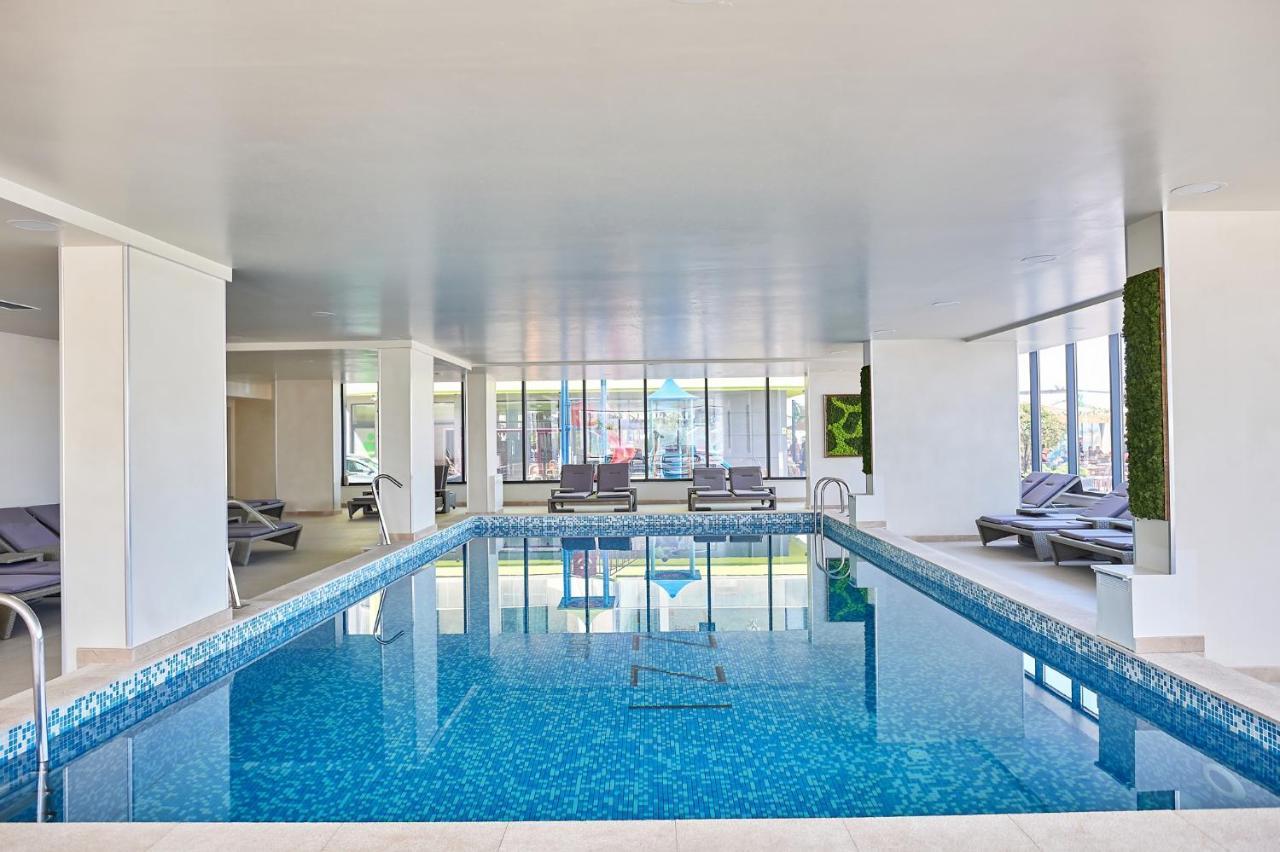 Fineloft Sea View Apartment-Spa N Pools Beach Resort Năvodari 외부 사진